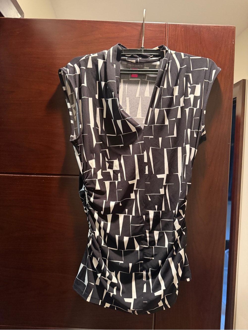 Vince Camuto Black and White Geometric Cap-Sleeve Top